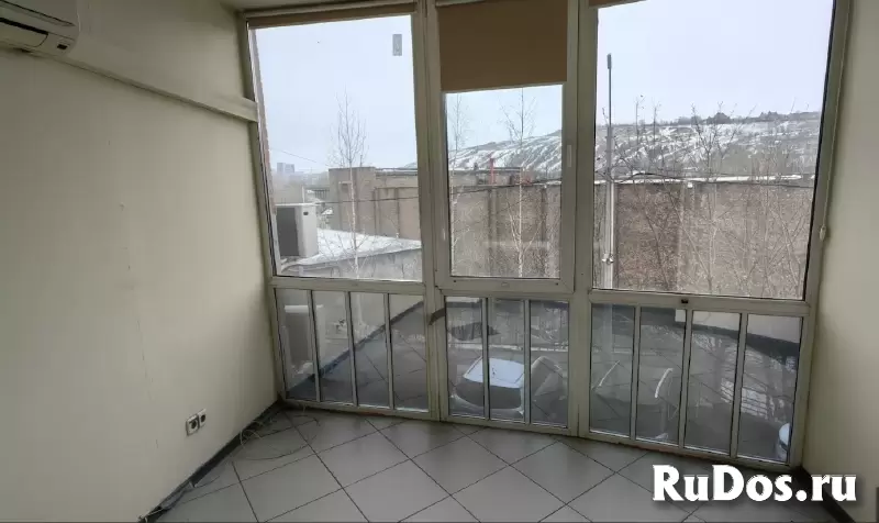 Офис в самом центре города 189 м² 1 линия. изображение 4