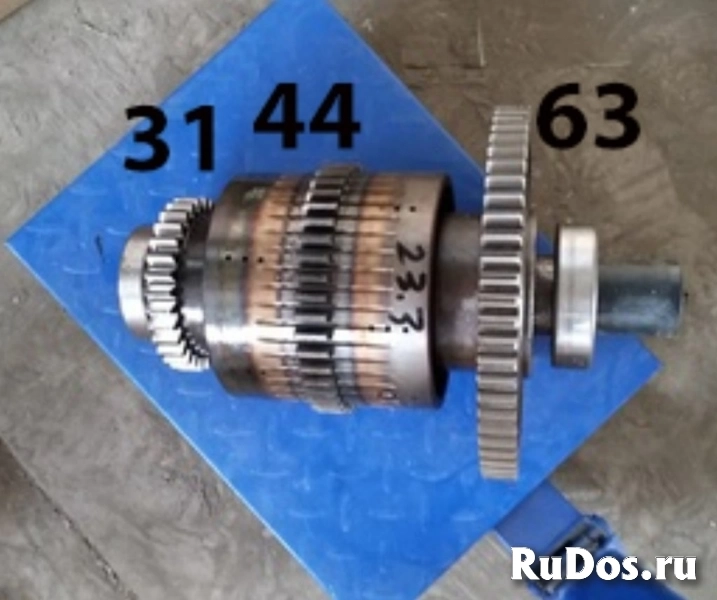 Вал АКПП ZY265 с количеством зубьев 63/44/31 задняя скорость в сборе с фрикционными дисками подходит для китайских фронтальных погрузчиков марок ZL20 фото