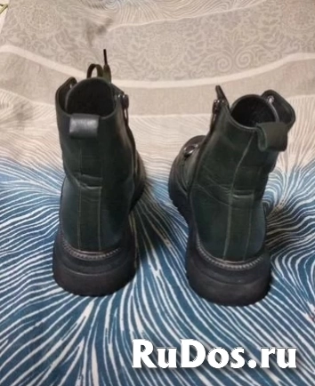 Зелёные ботинки из кожи фото
