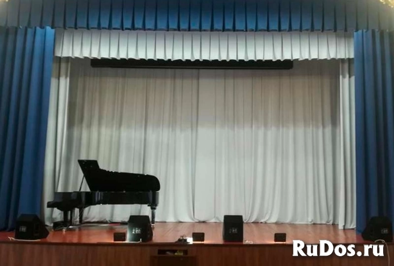 Огнестойкие театральные шторы на сцене. изображение 6