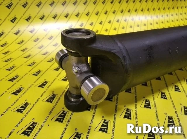 Карданный вал передний Caterpillar 359-0381 фотка