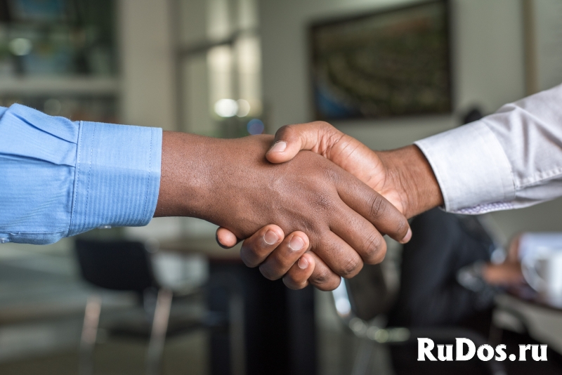 Менеджер по продажам фото