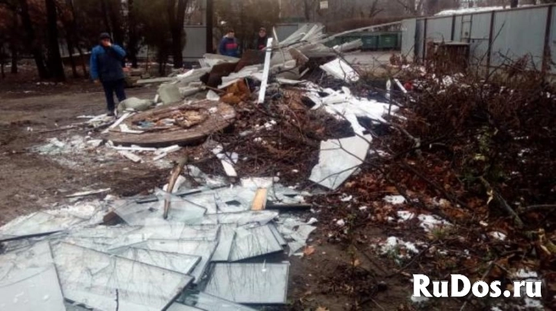 Быстрый вывоз строительного мусора самосвалами 10-20 м3 фото