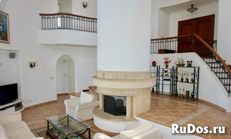 Элитная 4-спальная вилла с панорамным видом в районе Пафоса-Кипр изображение 6