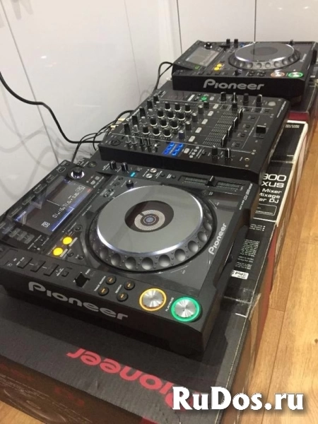 Продажа 2x Pioneer CDJ-2000 Nexus 2 и 1x PIONEER DJM-900 Nexus 2 фотка