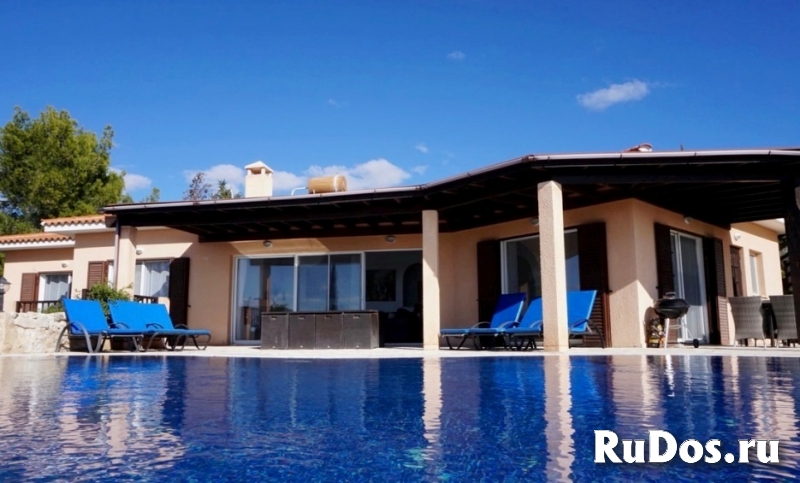 Шикарная 5-спальная вилла с панорамным видом в районе Пафоса-Кипр фото