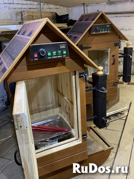 Деревянная коптильня домиком фото