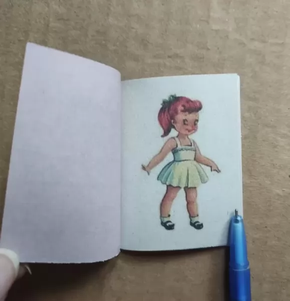 Миниатюрная книжечка Бумажная кукла изображение 4