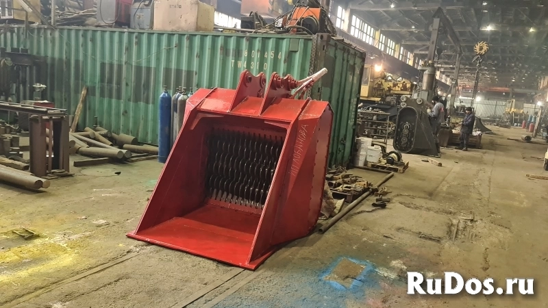 Мощнейший просеивающий ковш экскаватора погрузчика фотка