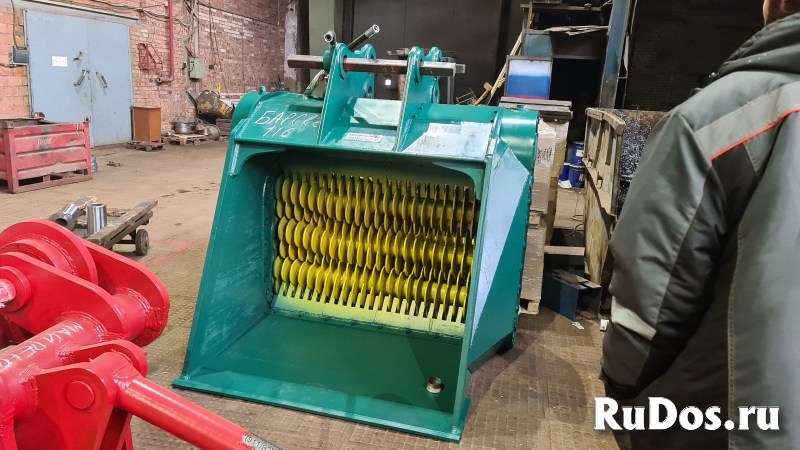 Универсальные валковые ковши на спецтехнику фото