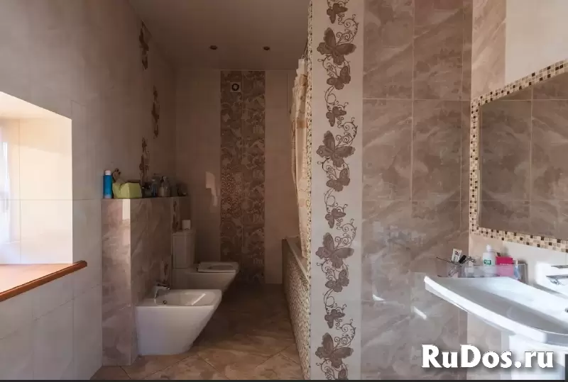 Коттедж 272 м² на участке 4 сот. изображение 4