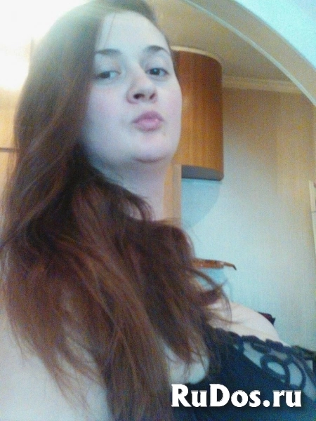 Пышная дама с сексуальными формами изображение 4