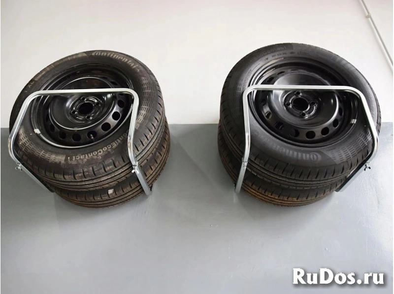 Полка кронштейн для шин настенная в гараж фотка