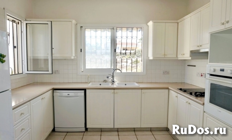 Очаровательная вилла на первой береговой линии моря в Пафосе-Кипр изображение 8