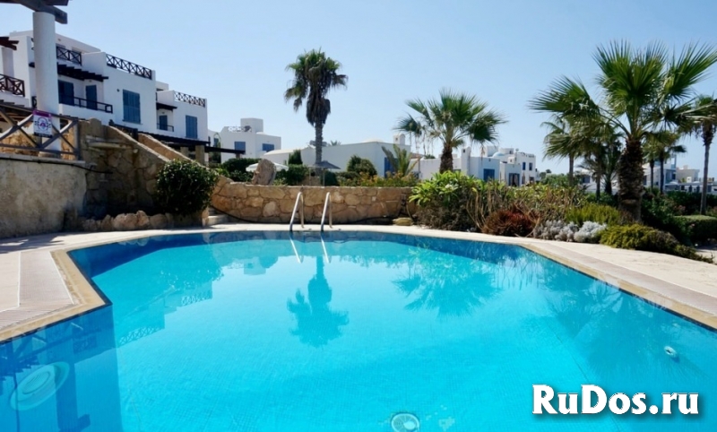 Очаровательная вилла на первой береговой линии моря в Пафосе-Кипр фотка