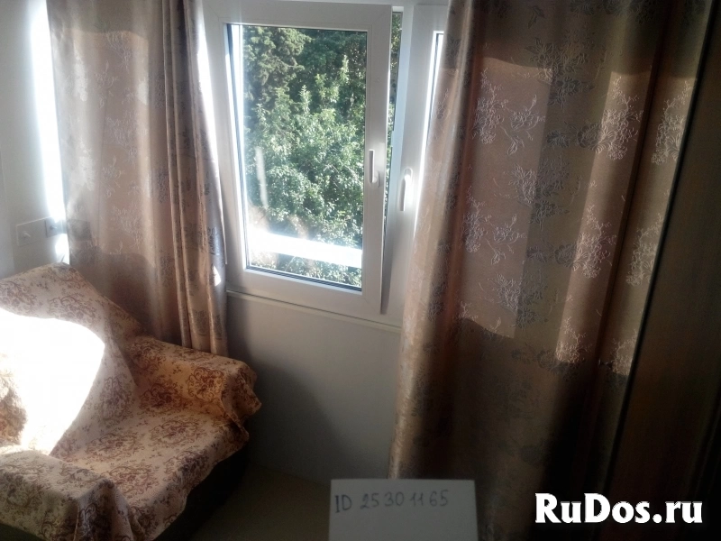 1 комнатная квартира посуточно в центре, море 200 метров изображение 8