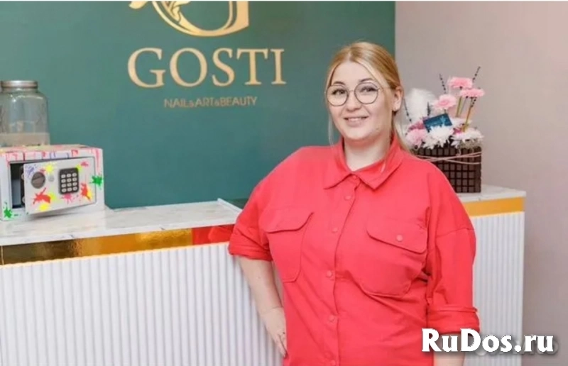 Мастер по наращиванию ресниц фотка