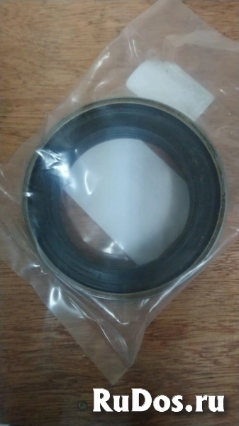 (4890832) Сальник коленвала Cummins ISF3.8 фотка