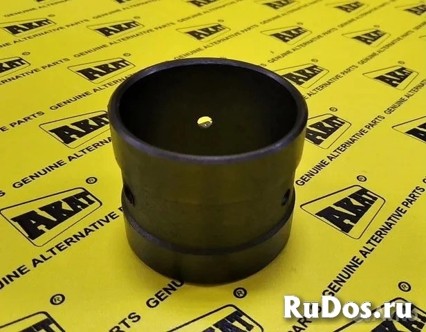 Втулка Komatsu 500250056 фотка