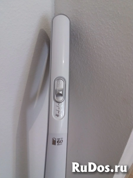 Продам без проводный вертикальный пылесос  БОШ 2400 ватт фото