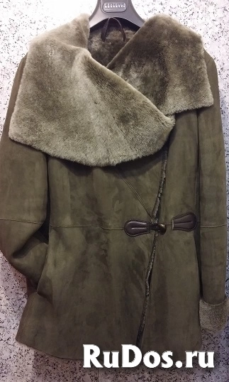 Дубленка  женская от лидера Итальянских брендов Fratelli Rossetti. Покупалась в Парабьяго  . Размер   российский 46 . изображение 4