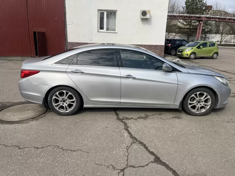 Продам HYUNDAI SONATA  2,4АТ  2010 изображение 7