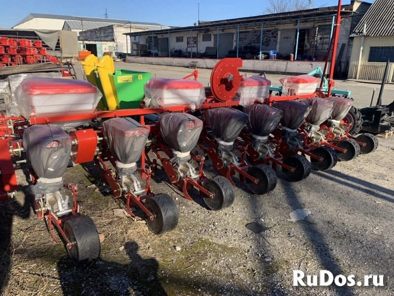 Сеялка пропашная пневматическая УПС-8 фотка