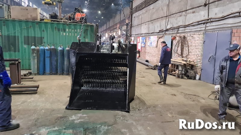 Универсальный ковш просеивающий с валами фотка