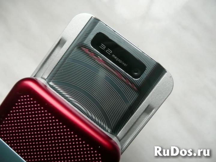 Новый Новый Sony Ericsson W760i изображение 5