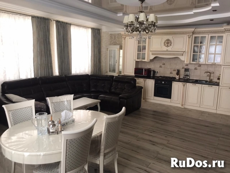 Двухуровневая квартира с евроремонтом, в классическом стиле фото