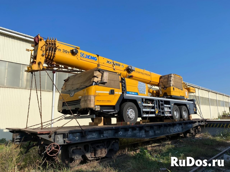 Автокран XCMG ХСТ 30 тонн фотка