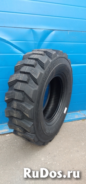 Шина 12.5/80-18 для экскаватора-погрузчика фото