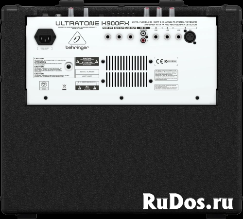 Клавишный комбоусилитель, бас-гитара фотка