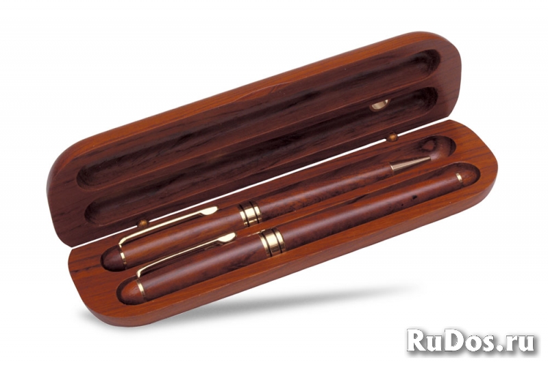 продам дерево футляр с 2-я ручками есть гравировка ИНТЕРСПРЭД-ИНВ фотка