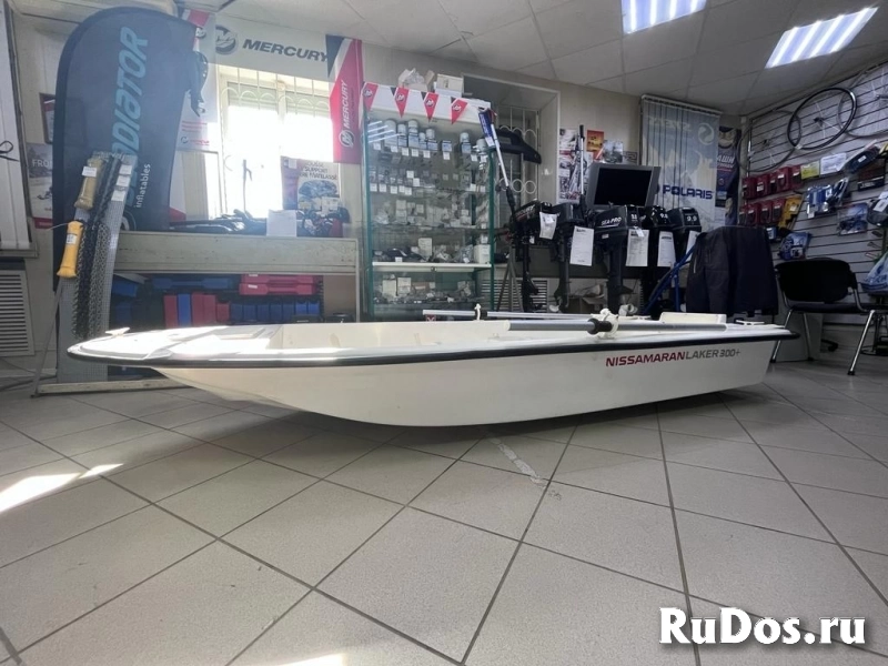 Nissan Marine Laker 300 Plus фотка
