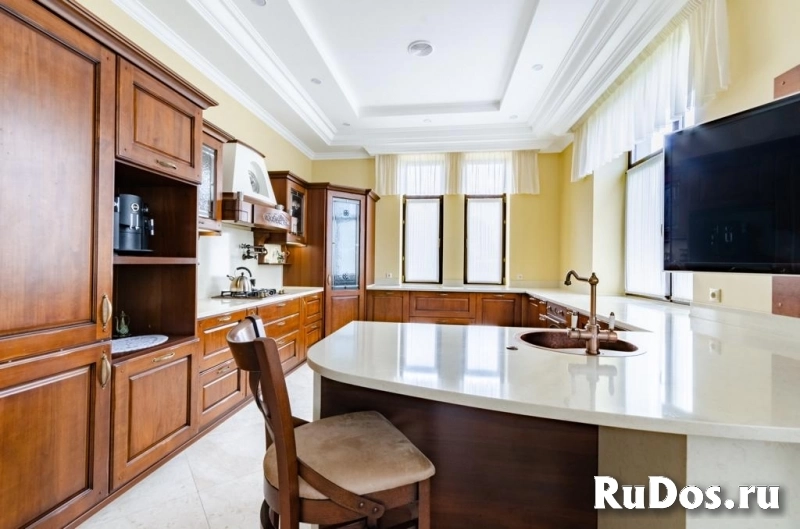 Дом в Пушкинском р-не, 701 кв.м. изображение 3