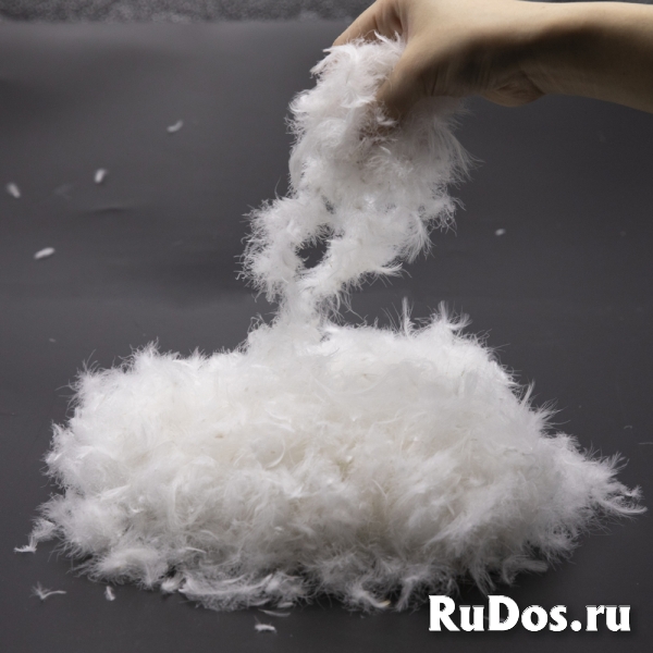 Наполнитель пух перо для сухой чистки подушек. фото