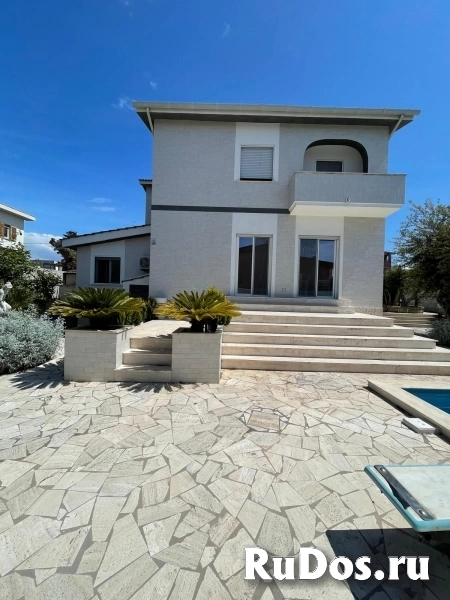 Вилла для отдыха на морском курорте Анцио в Италии изображение 12