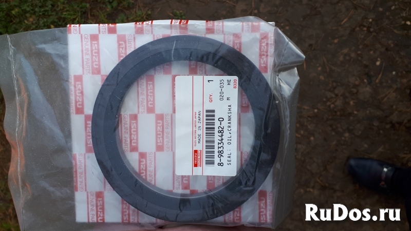 8976023783 сальник коленчатого вала 6HK1 фотка