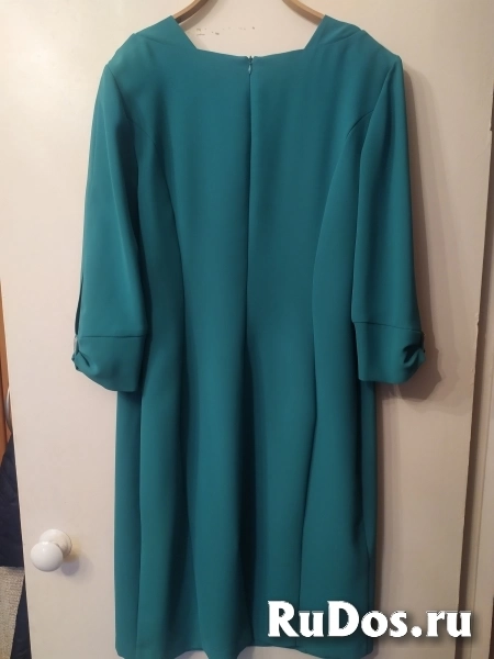 Продаю два женских платья фото