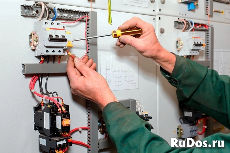 Требуется электрик фото