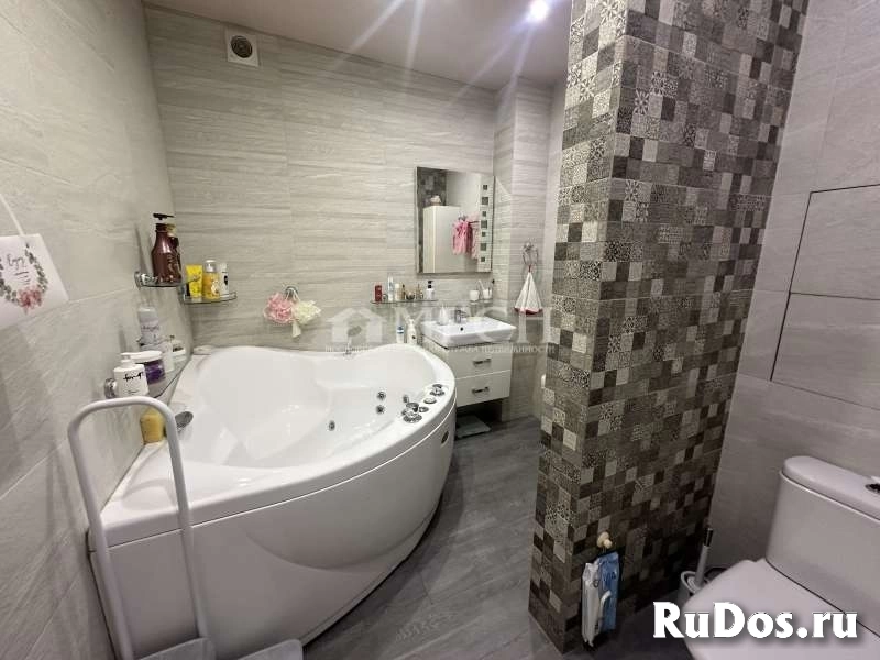 Продам 2 комнатную квартиру 62 м2 изображение 4