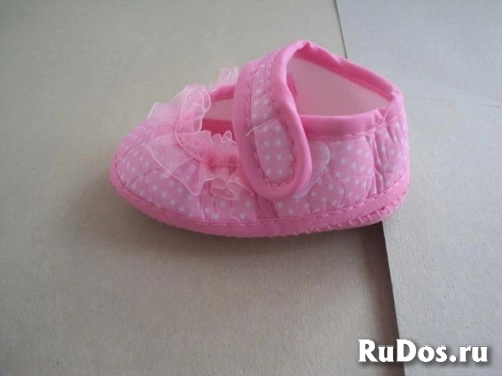 Детские ботинки в горошек изображение 3