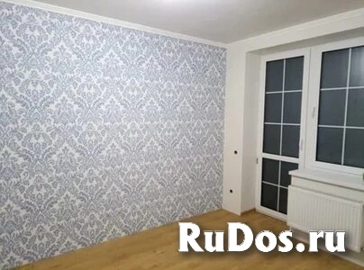 Поклейка обоев ремонт квартир изображение 9