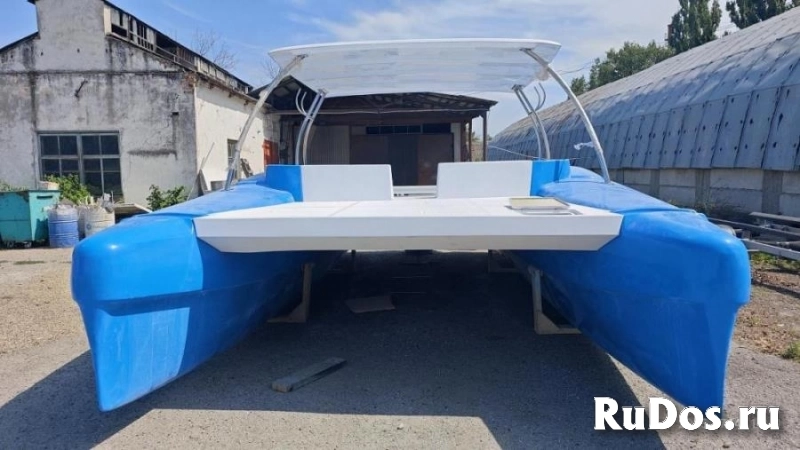 Пластиковый прогулочный катамаран Кайман-800 изображение 3
