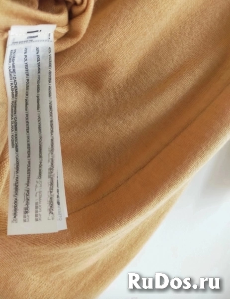 Новое платье  Mango, с кашемиром, миди, поло, с боковым разрезами изображение 7