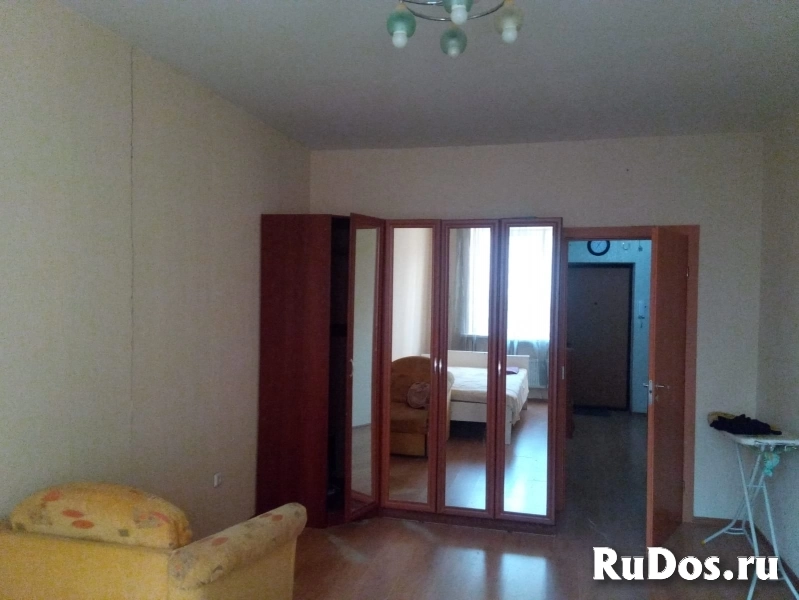 Сдам большую однокомнатную квартиру в новом доме. изображение 5