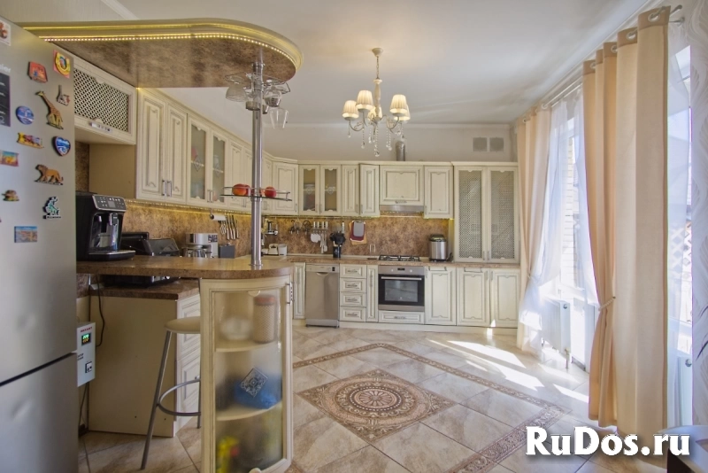 Двухэтажный дом с ремонтом в п. Российский изображение 5