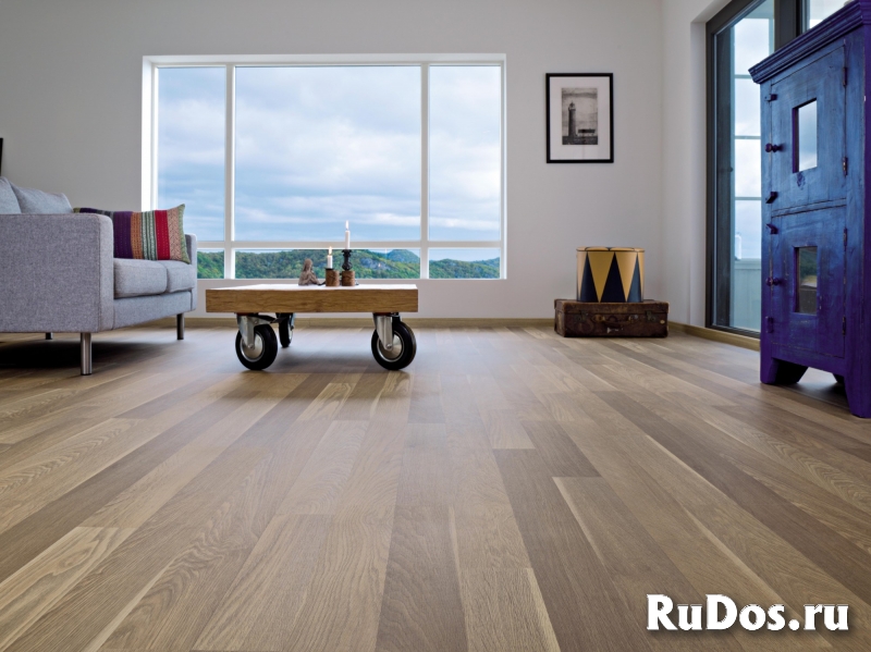 Укладка ламината, обои, водопровод фото