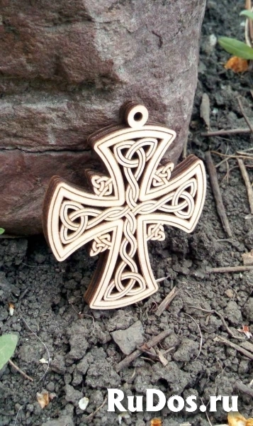 Крест с орнаментом на присоске изображение 3